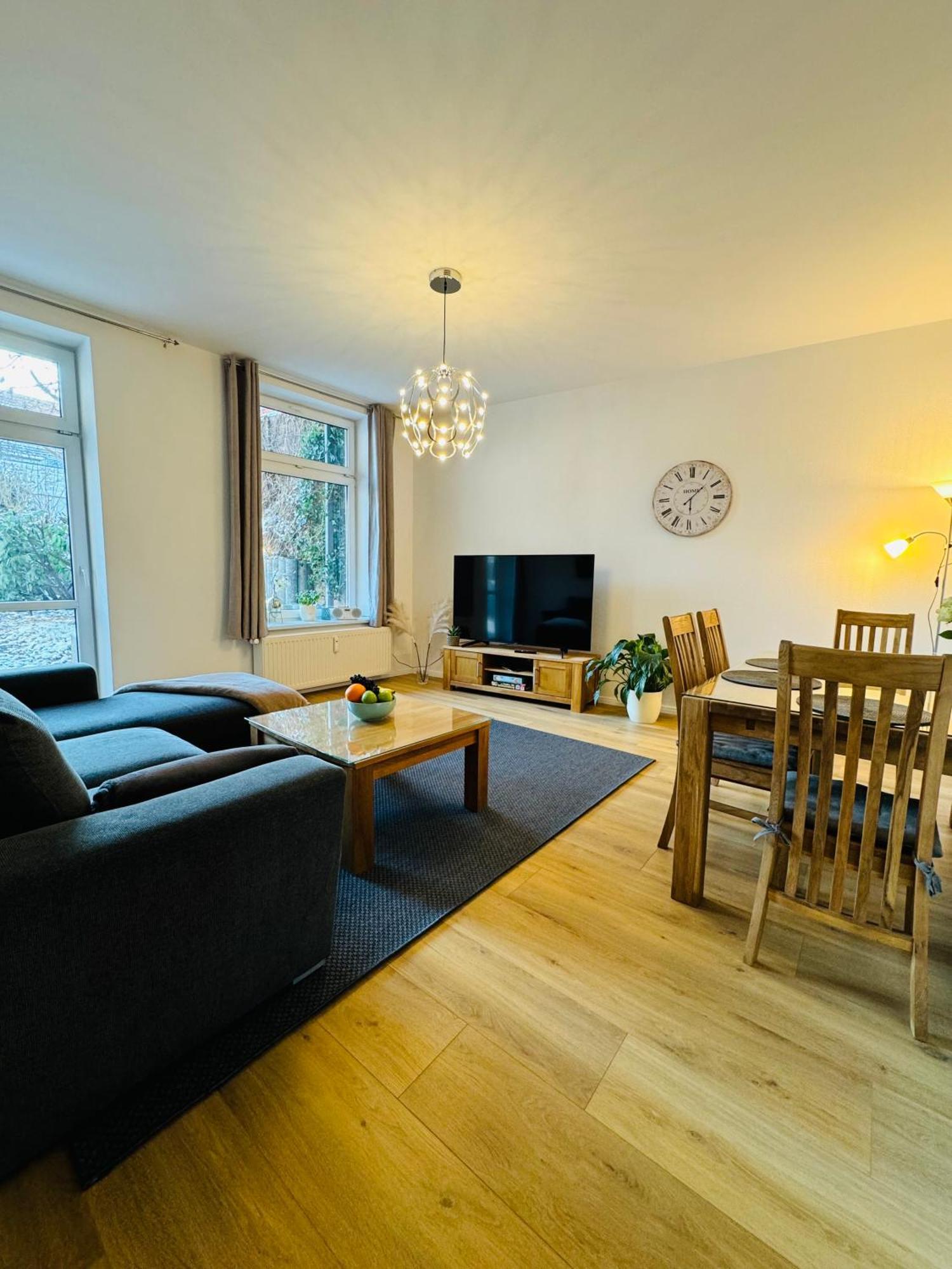 Attraktive Wohnung Im Gruenen Hinterhof Schwerin  Esterno foto